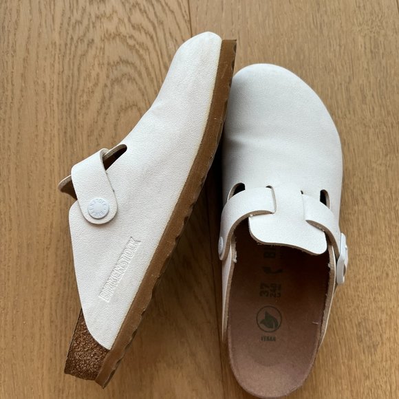 White Boston Vegan Birkenstock - Picture 2 of 5